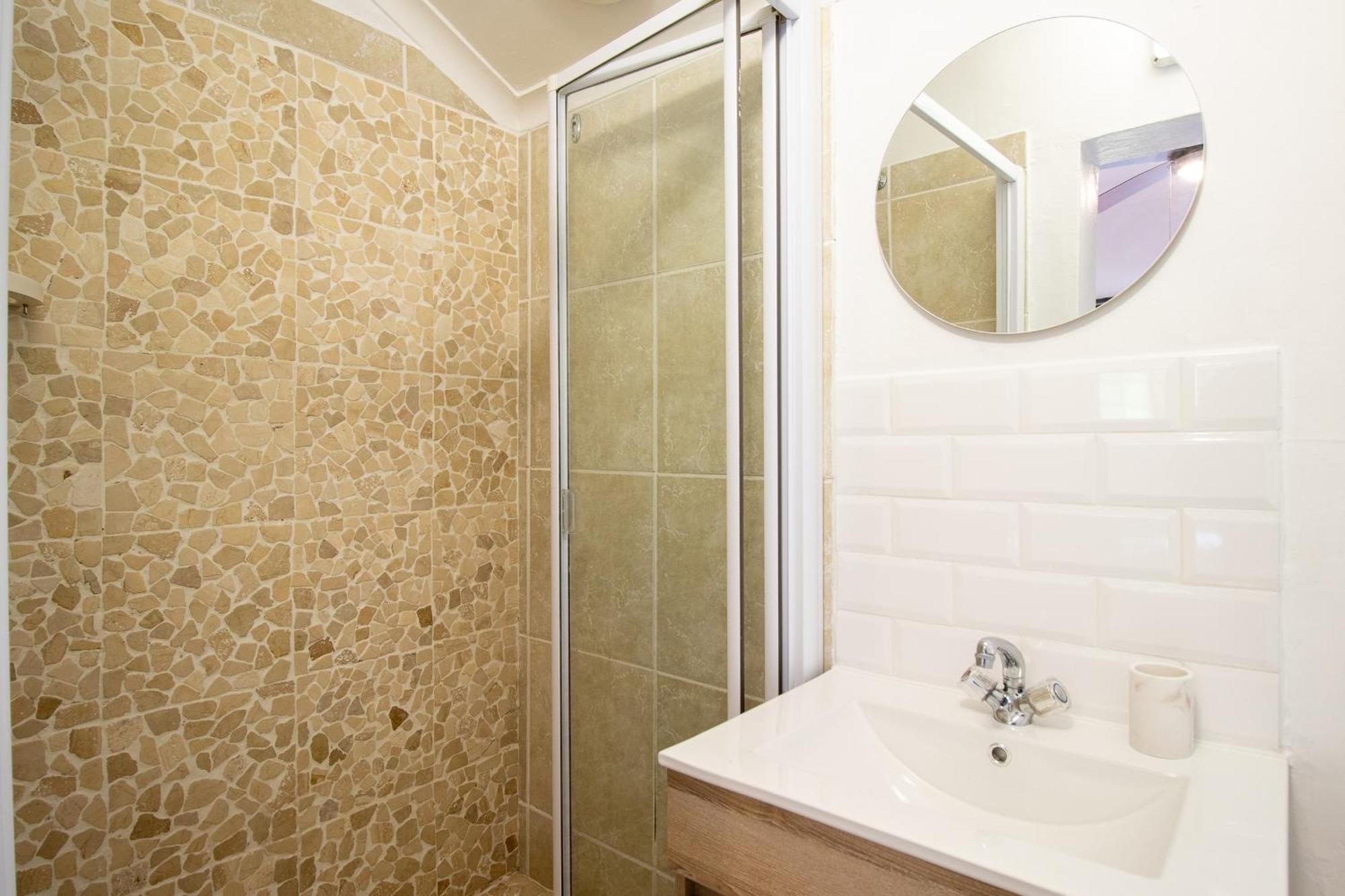 Cesars Cottage: Charming Sea Point Hideaway Apartment Cape Town
