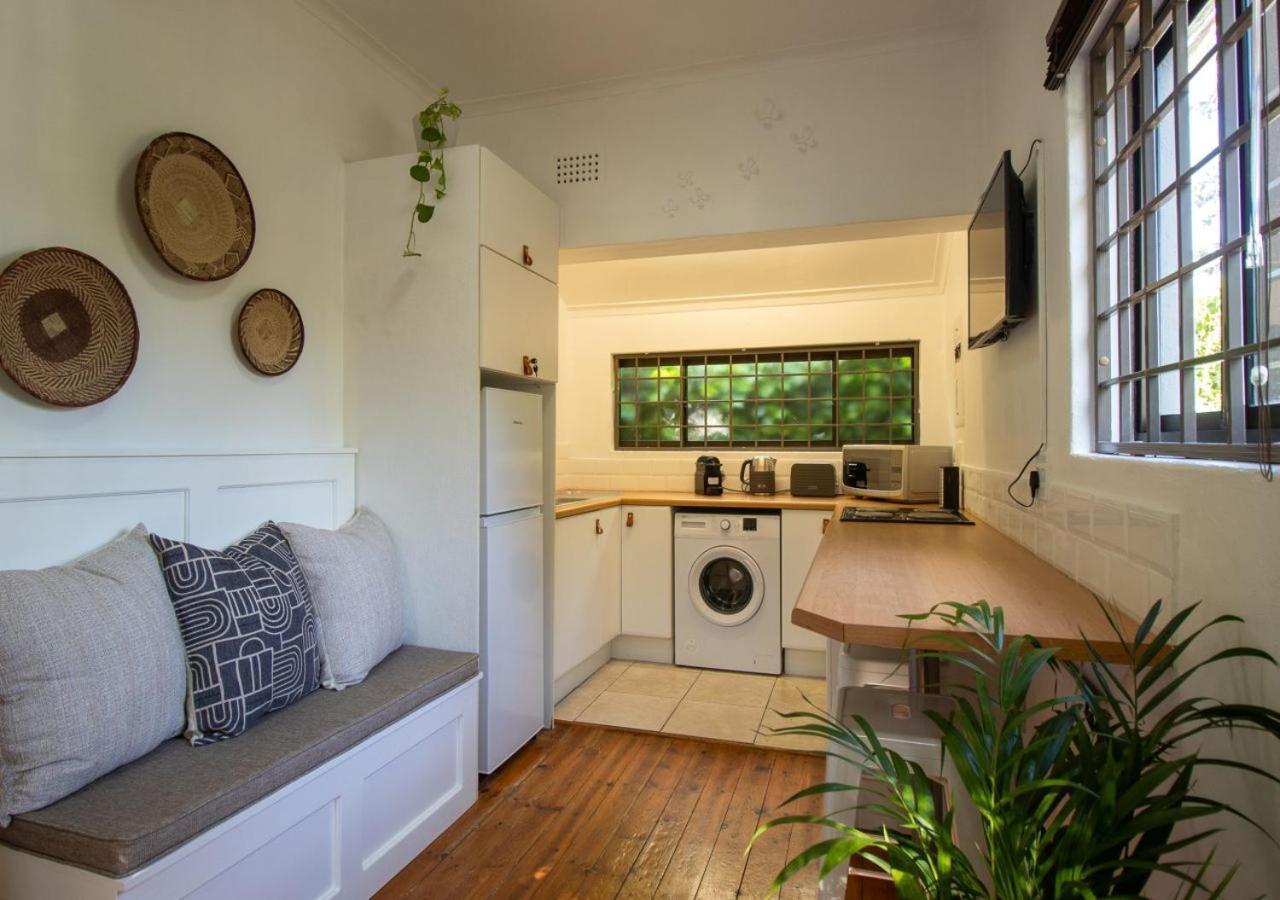 Apartment Cesars Cottage: Charming Sea Point Hideaway Cape Town